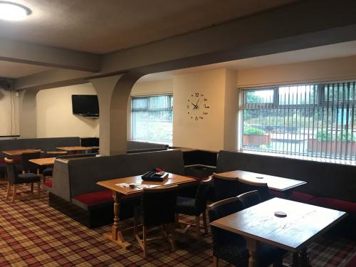 Three Lions, Netherfield Lane, Meden Vale, Mansfield, NG20