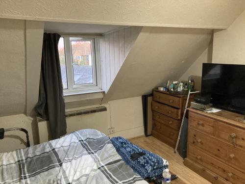 8 Church Road, Burgess Hill, RH15