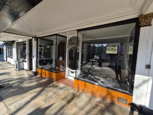 68 The Pantiles, Tunbridge Wells, TN2
