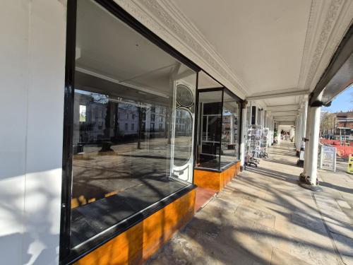 68 The Pantiles, Tunbridge Wells, TN2