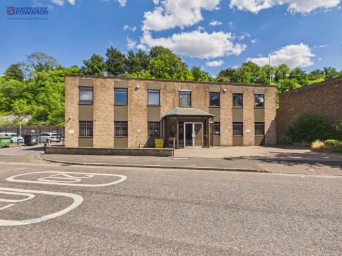 Lambourn House, Redlands, Coulsdon, CR5
