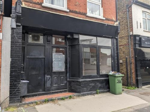 246 Walton Road, West Molesey, KT8