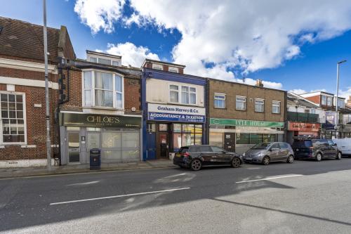102 Albert Road, Southsea, PO5