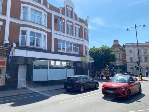 4 London Road, Twickenham, TW1