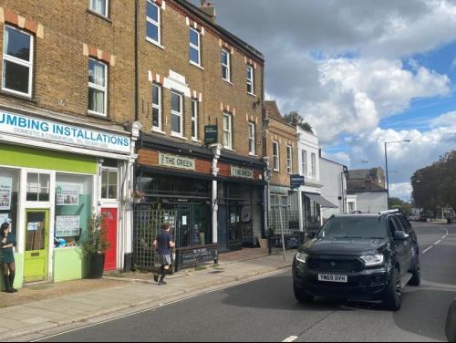 80-82 The Green, Twickenham, TW2