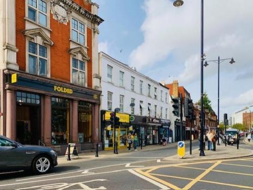 1 London Road, Twickenham, TW1