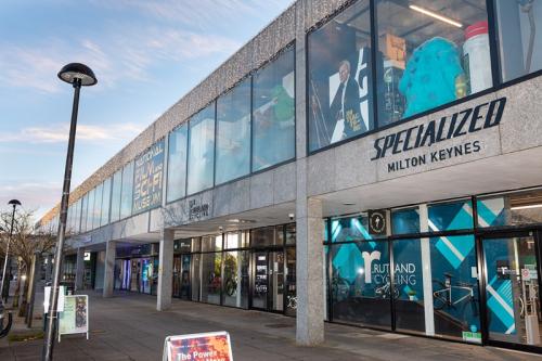 unit 4, Lloyds Court Shopping Village, Milton Keynes, MK9