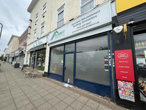 48 Hatch Lane, Highams Park, London, E4
