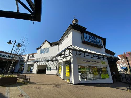 Unit 8-9, Fernbank Centre, High Street, Crowborough, TN6