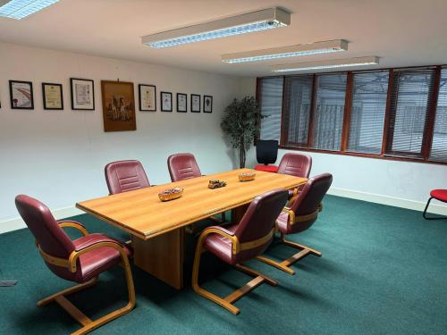 Unit 2, Plaza Business Centre, Enfield, EN3