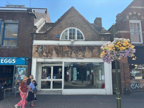 28 West Street, Horsham, RH12