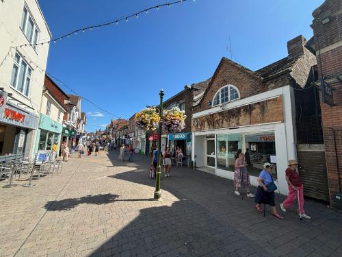 28 West Street, Horsham, RH12