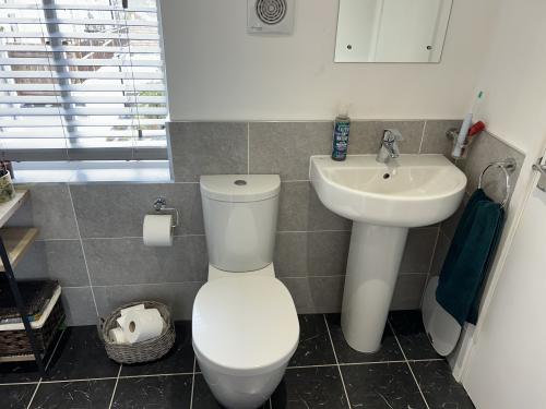 105 Fore Street, Kingsbridge, TQ7