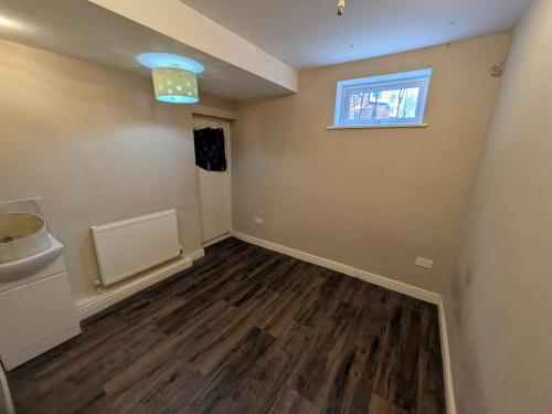 Ivy Lodge, Portsmouth Road, Milford, GU8