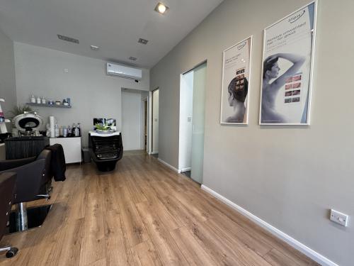 13, Streatham High Road, Streatham, London, SW16