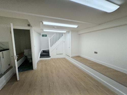 177 Garratt Lane, Wandsworth, London, SW18