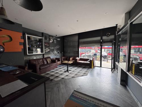 7 Manor Road, Wallington, SM6