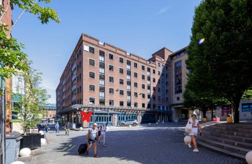 Units at Queen Square, Liverpool, L1