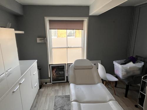 52 Stodman Street, Newark, NG24