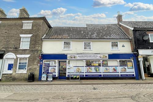 6-8 Market Place, Saxmundham, IP17