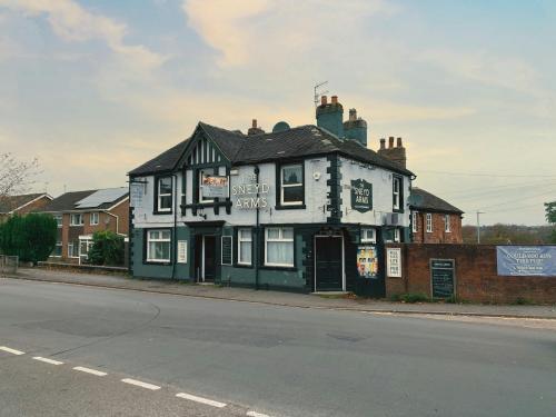 36 Higherland, Sneyd Arms, Newcastle, ST5