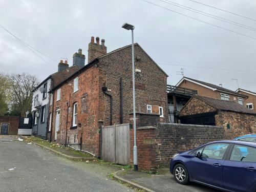 36 Higherland, Sneyd Arms, Newcastle, ST5