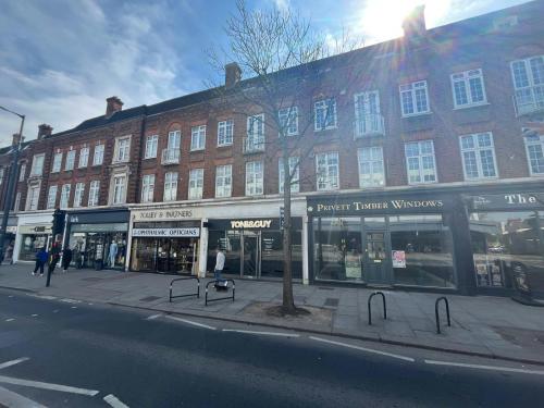 401 Upper Richmond Road West, East Sheen, London, SW14