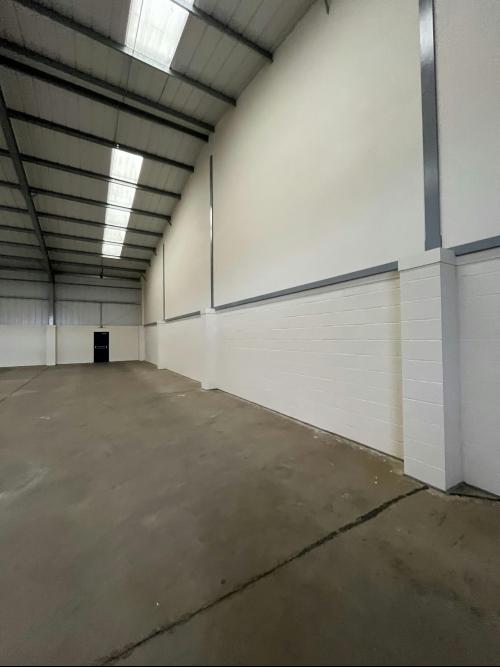 25, Vale Industrial Estate, Southern Road, Aylesbury, HP19