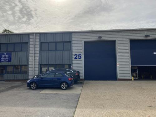 25, Vale Industrial Estate, Southern Road, Aylesbury, HP19