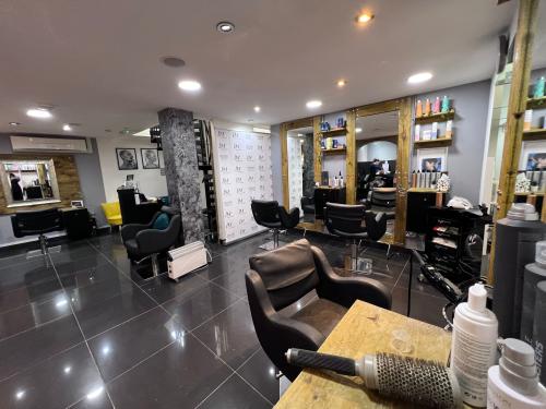 61 High Street, Bedford, MK40