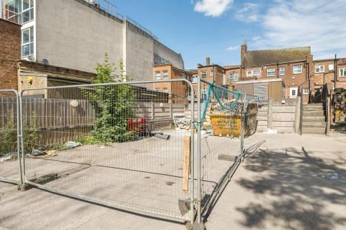 44-46 Bridge Street, Pinner, HA5