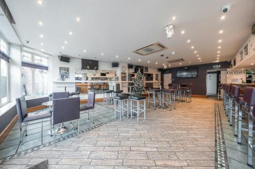 184A & 184B Field End Road, Pinner, HA5