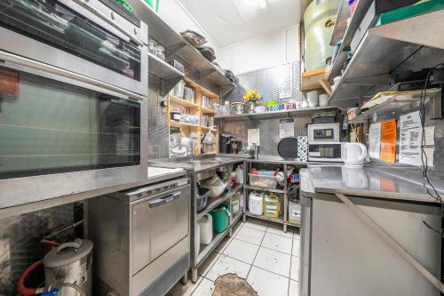 184A & 184B Field End Road, Pinner, HA5