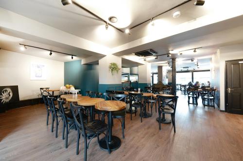44-46 High Road, Willesden, London, NW10