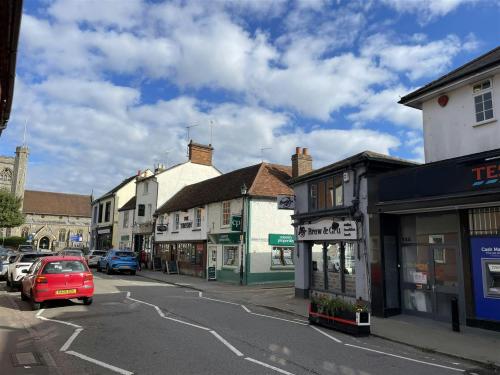 10 High Street, Welwyn, AL6
