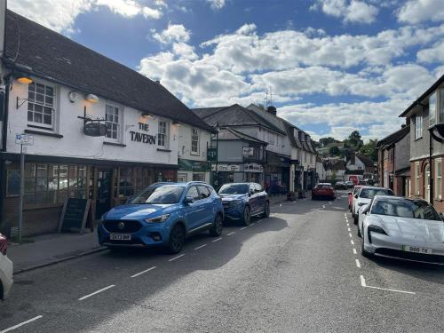 10 High Street, Welwyn, AL6