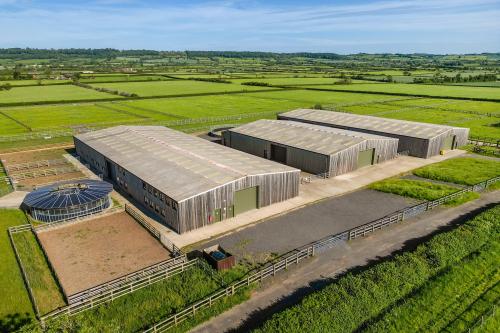 Banbury Road, Stonecroft Equestrian Centre, Oxhill, Kineton, CV35