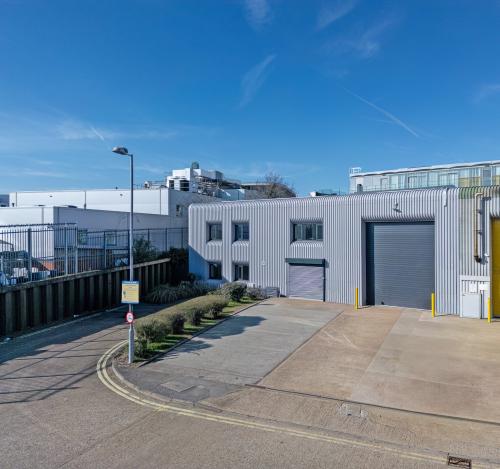 Unit 1, Gate Centre, Syon Way, Brentford, London, TW8