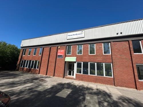 Unit 3, Maylands Wood Industrial Estate, Halls Road, Hemel Hempstead, HP2