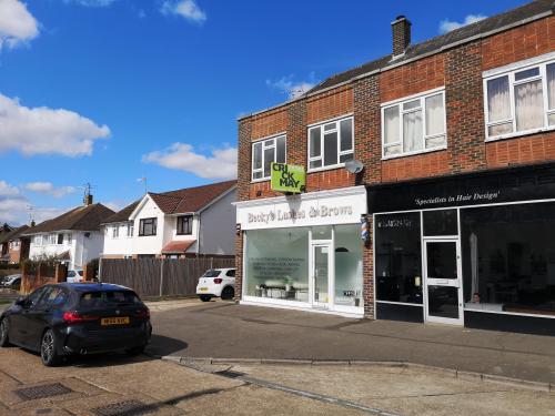 1 The Parade, Caterways, Horsham, RH12