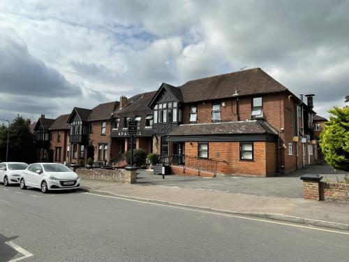 Grange Moor Hotel, 4-8 St. Michaels Road, Maidstone, ME16