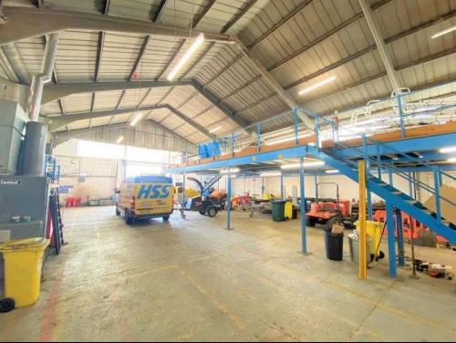 Unit 375, Bath Road, Slough, SL1