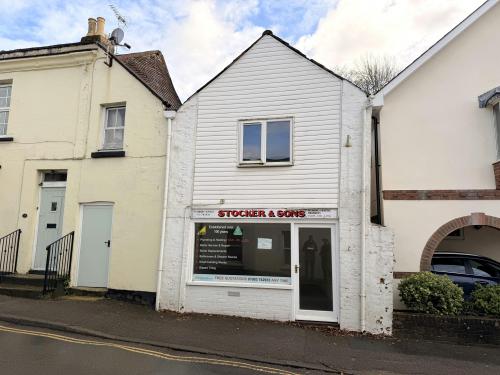 12 School Hill, Storrington, RH20