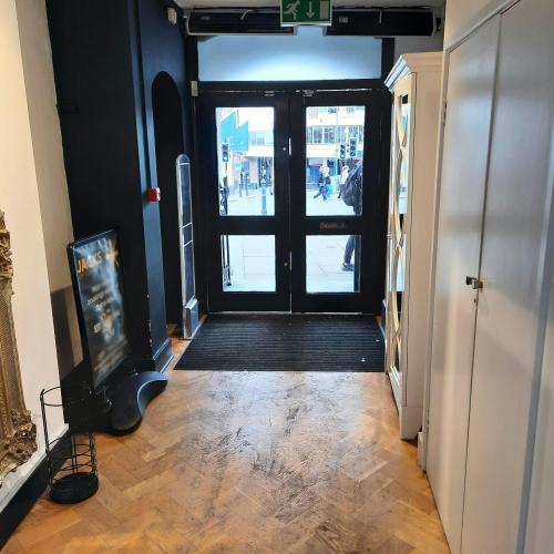 170 High Street, Guildford, GU1