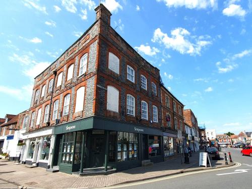 1-2 Market Place, Wantage, Oxfordshire, OX12