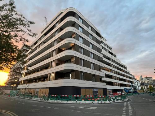 Chelsea Riverview, 50 William Morris Way, Fulham, London, SW6