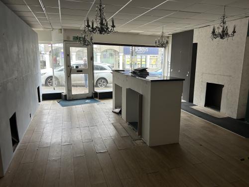 123 Fore Street, Saltash, PL12