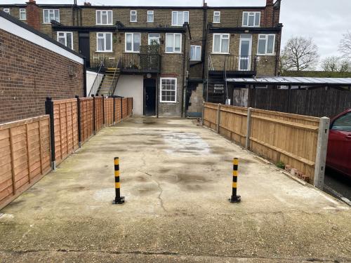 85 Field End Road, Eastcote, HA5