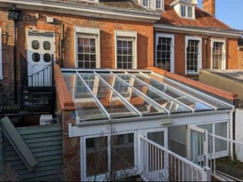 222 High Street, Guildford, GU1