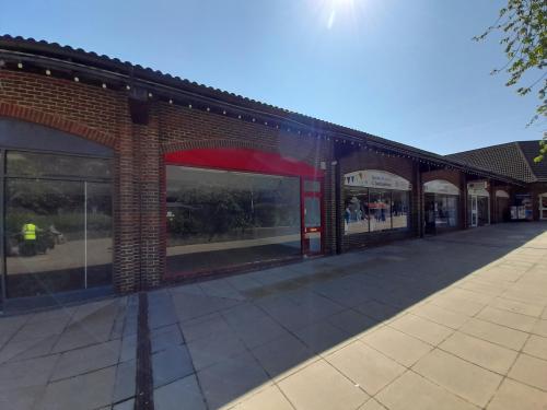 Unit 5, Chineham Shopping Centre, Chineham, Basingstoke, RG24